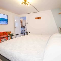 1.8 • 1st Floor • 2BR • Parking • 480SF • Urban
