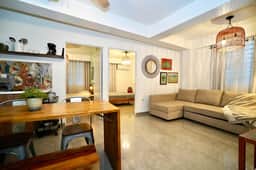2.1• 1st Floor • Near Plaza • 2BR • Street Parking - Image 2