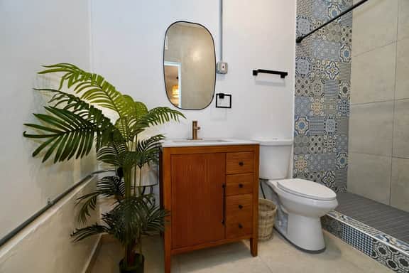 8.1 Studio • First Floor • Queen Bed • 290 sq ft - Image 5